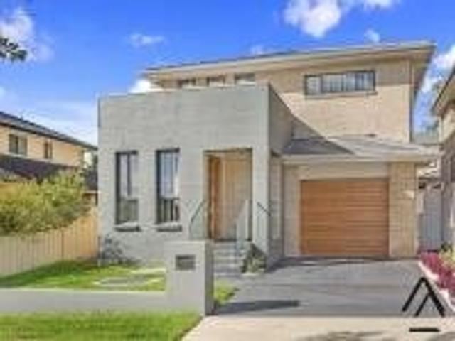 Duplex for rent in Sydney, New South Wales