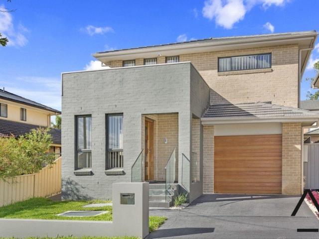 Duplex for rent in Hammondville, Sydney