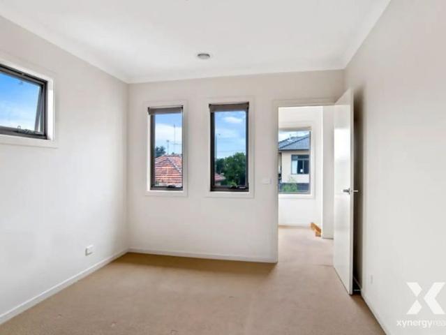 Townhouse for rent in Oakleigh South, Melbourne