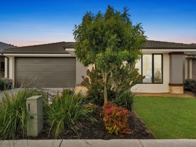 House for sale in Sapphire Estate, Melbourne