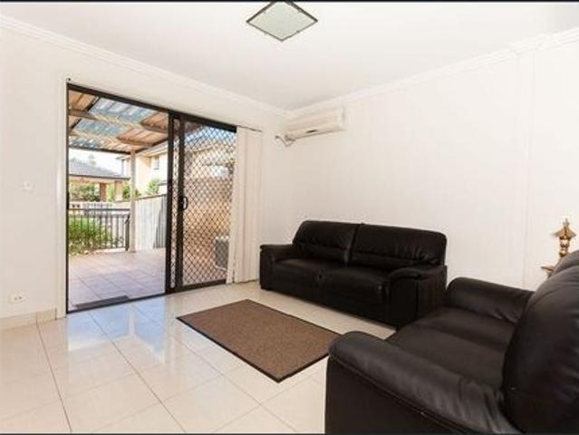Townhouse for rent in Sydney, New South Wales