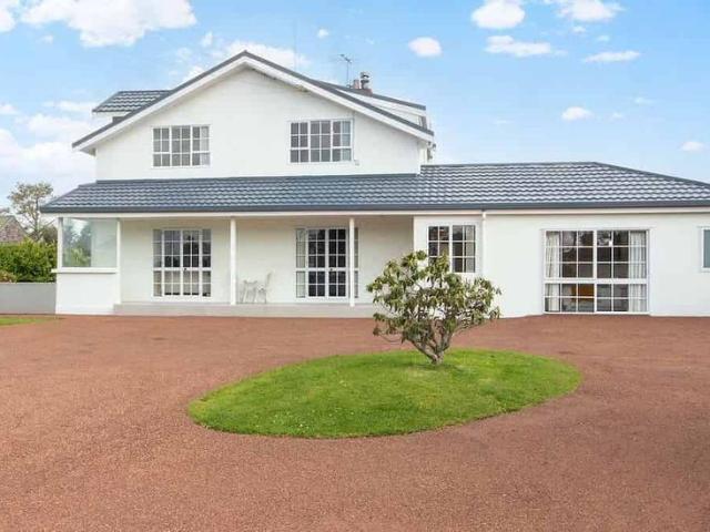 House for rent in Paremoremo, Oroua County