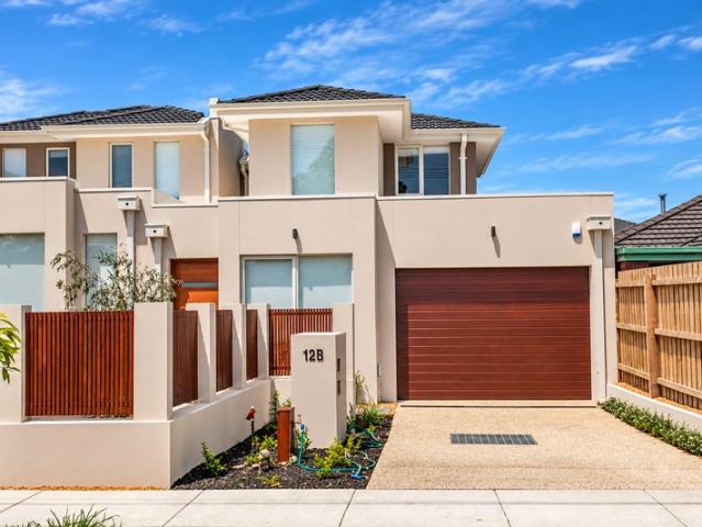 Townhouse for rent in Hughesdale, Melbourne