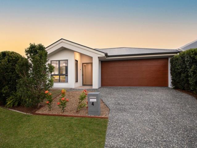 House for rent in The Surrounds (Under Construction), Gold Coast City