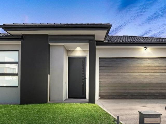 House for sale in Mount Atkinson, Melbourne