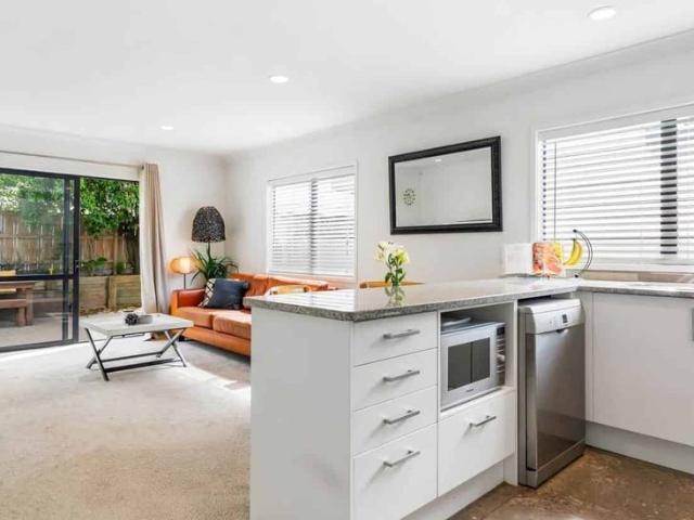 Townhouse for rent in Mount Wellington, Oroua County