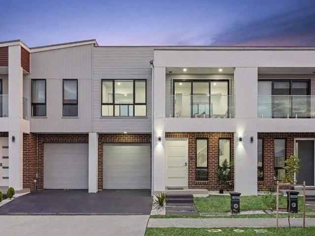 Townhouse for rent in Sydney, New South Wales