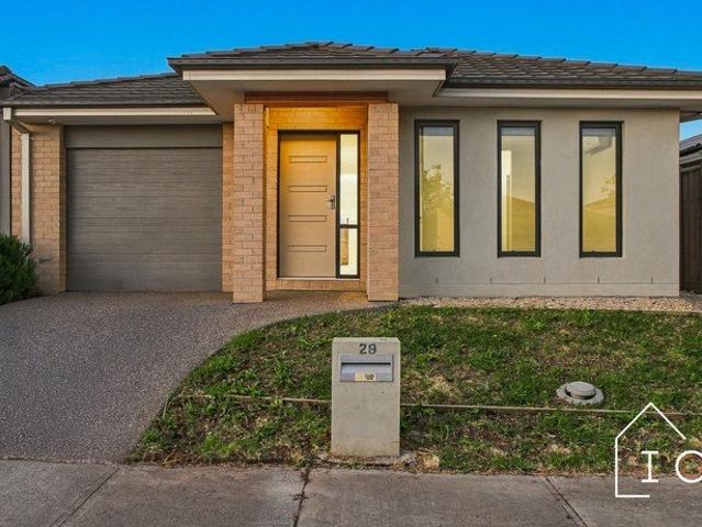 House for sale in Pavilion, Melbourne