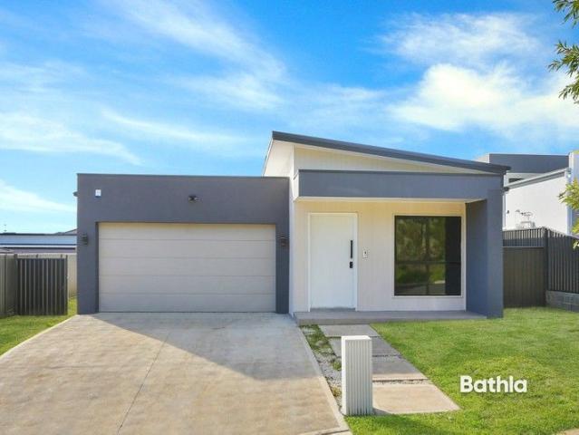 Cottage for sale in Sydney, New South Wales