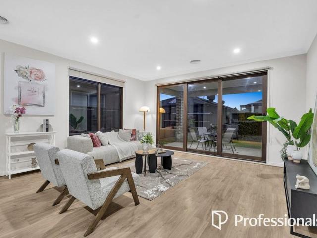 Apartment for rent in Clyde North, Melbourne