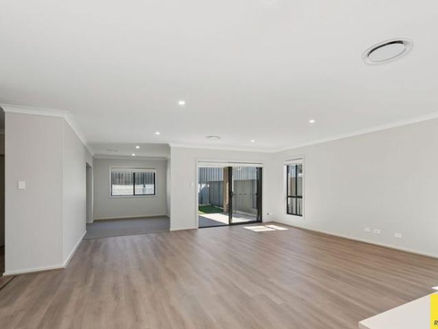 House for rent in Wollongong West, New South Wales