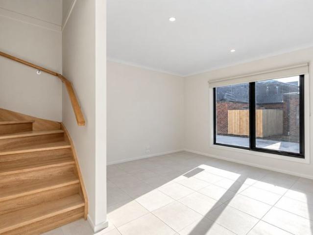 Townhouse for rent in Camerons Creek, Victoria
