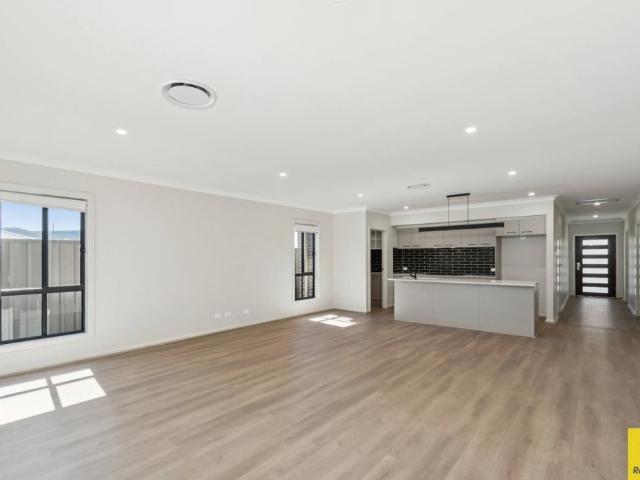 House for rent in Wollongong West, New South Wales