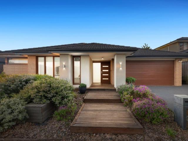 House for sale in Clarinda Park Estate, Melbourne