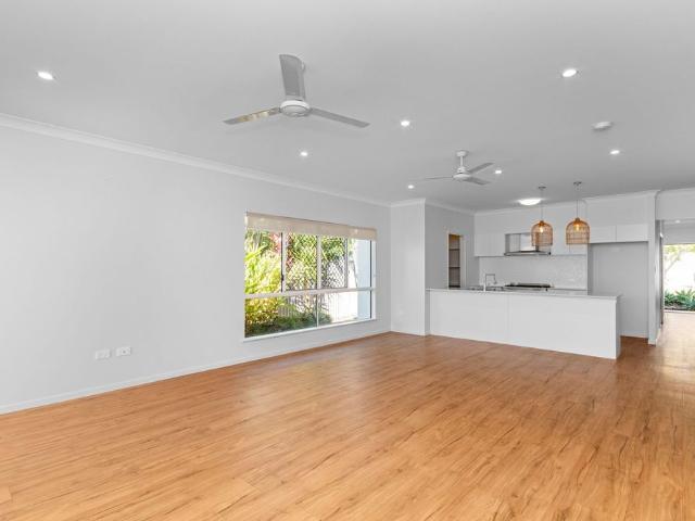 Apartment for rent in Bushland Beach, Queensland