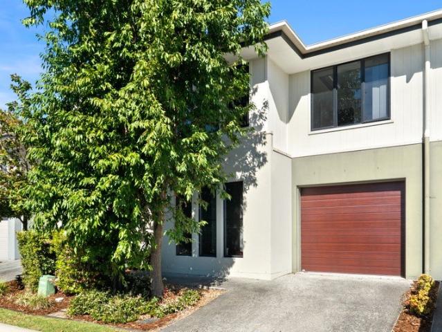 Townhouse for sale in Fernbrook, Queensland