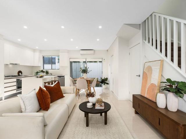Townhouse for rent in Sydney, New South Wales