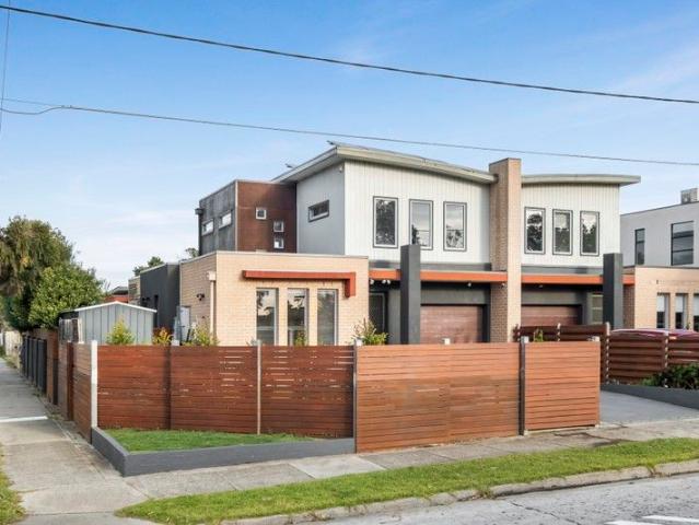 Townhouse for sale in Chelsea