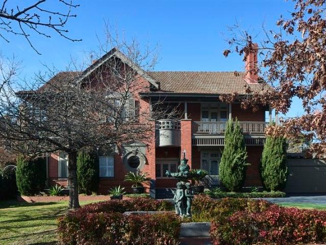 House for sale in Malvern
