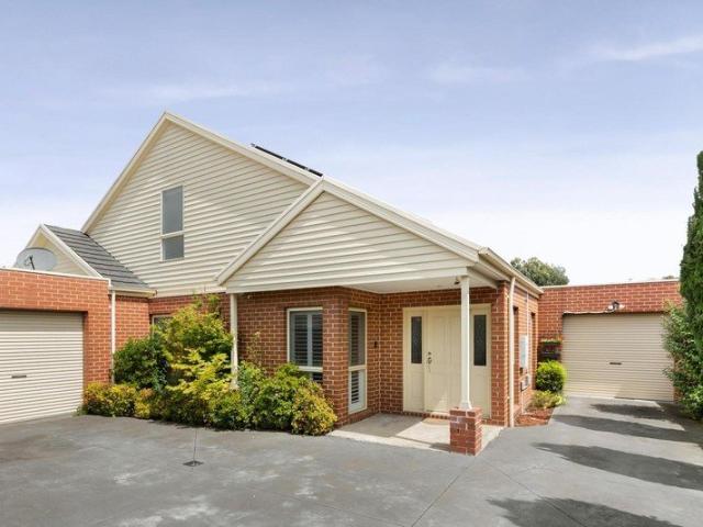 Townhouse for sale in Pascoe Vale, Melbourne