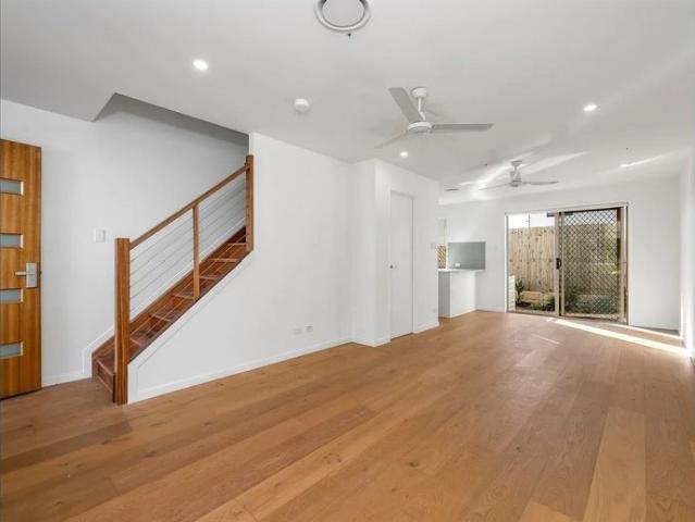 Townhouse for rent in Toombul, Queensland