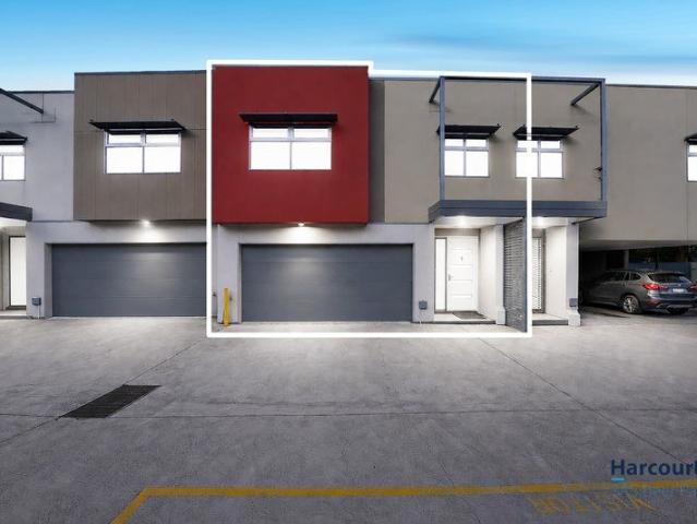 Townhouse for sale in Camerons Creek, Victoria