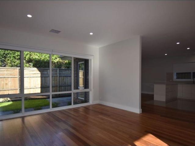Townhouse for rent in Blackburn North, Melbourne