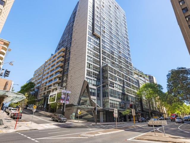 Office for sale in Victoria Cross, Sydney