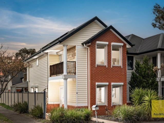 Townhouse for sale in Camerons Creek, Victoria