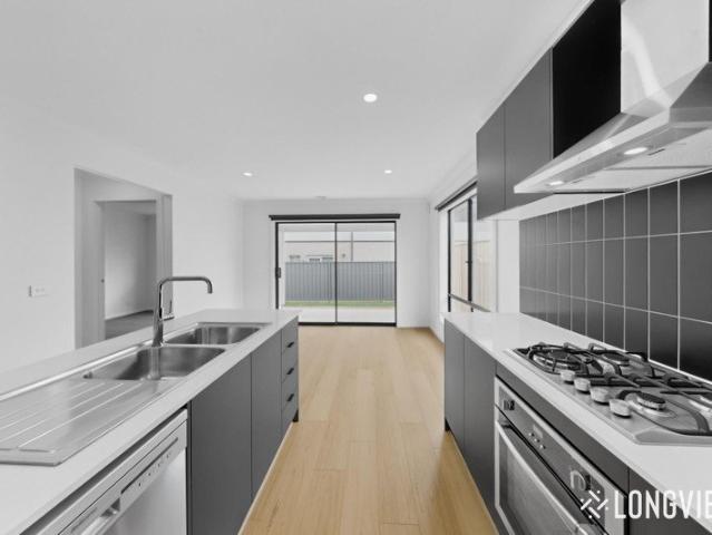 House for rent in Wyndham Vale, Melbourne