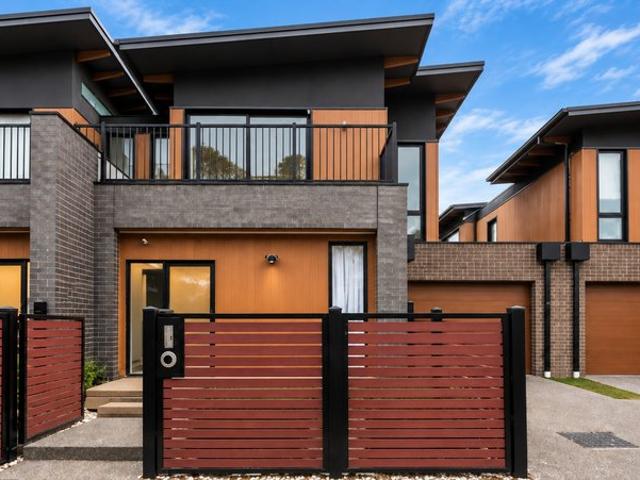 Townhouse for rent in Preston, Melbourne