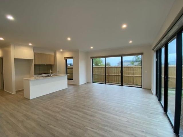Townhouse for rent in Camerons Creek, Victoria