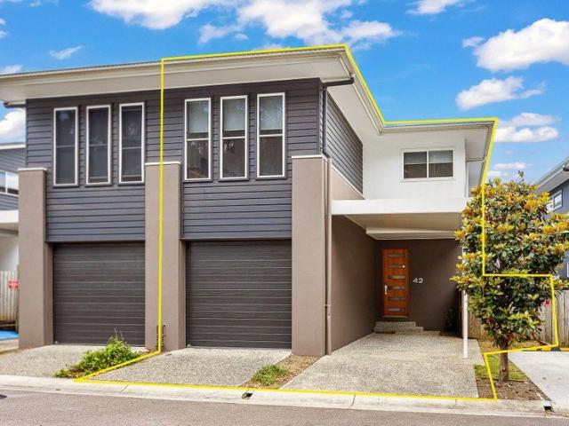 Townhouse for sale in Mudgeeraba, Gold Coast City