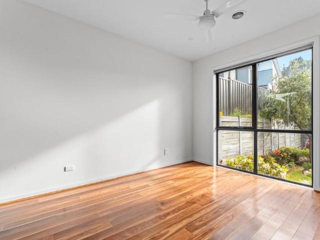 Townhouse for rent in Mount Waverley, Melbourne