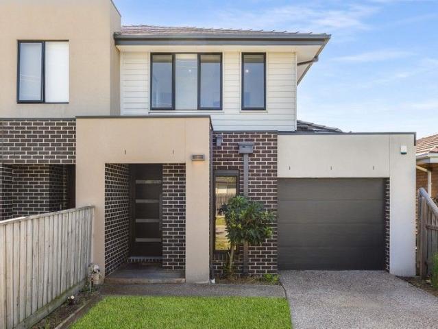 Townhouse for sale in Camerons Creek, Victoria