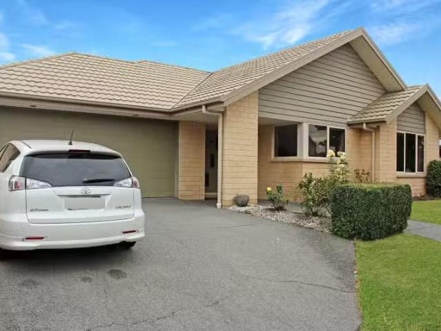 House for rent in Chaslands, Canterbury