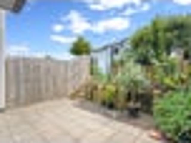 Townhouse for sale in Oratia