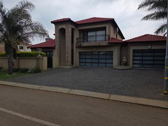 House for sale in Waterkloof, Gauteng