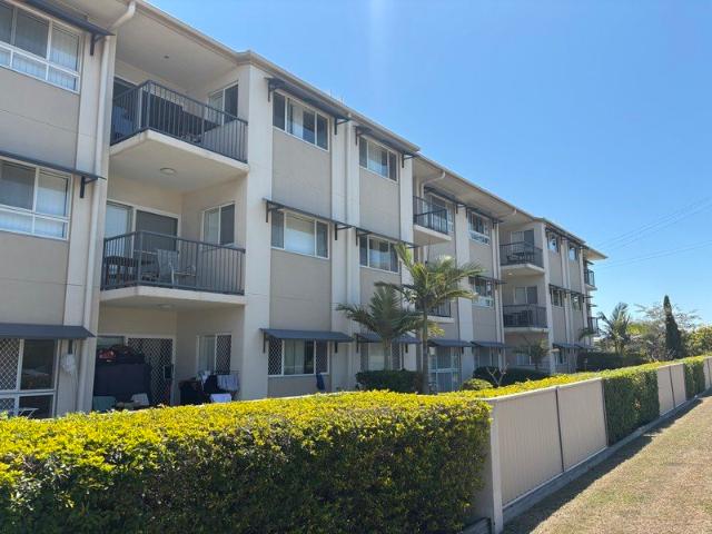 Apartment for rent in Barney Point, Gladstone