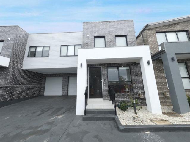 Townhouse for rent in Sydney, New South Wales