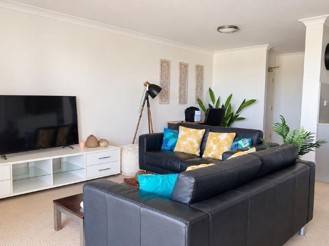House for rent in Barney Point, Gladstone