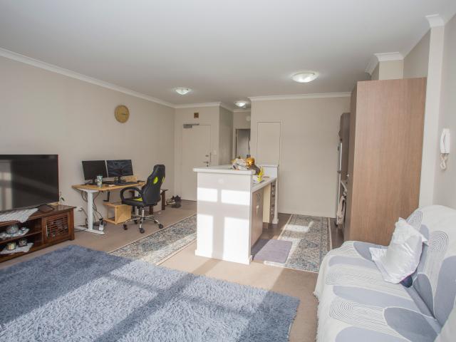 Apartment for sale in Success, Western Australia