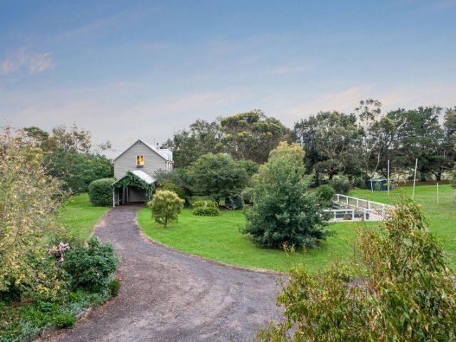 Apartment for rent in Shelford, Victoria