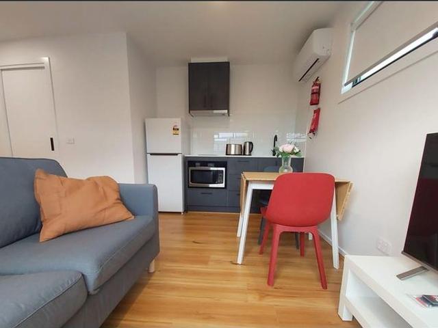 Granny Flat for rent in Heidelberg Heights, Melbourne