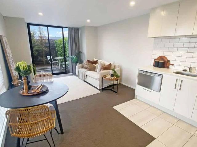 Townhouse for rent in Saint Albans, Canterbury
