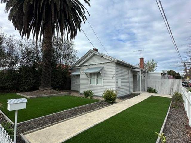Granny Flat for rent in Camerons Creek, Victoria