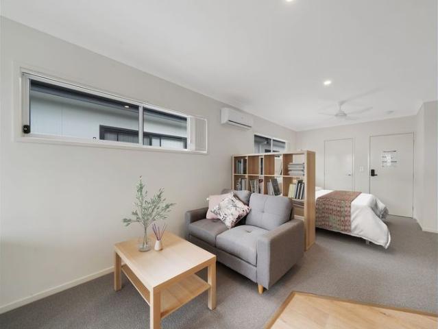 Granny Flat for rent in Toombul, Queensland
