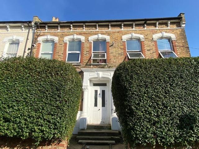 Studio for rent in Stamford Hill, Greater London
