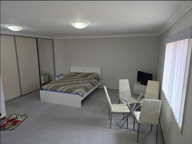 Granny Flat for rent in Sydney, New South Wales