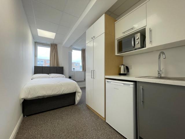 Studio for rent in Brunswick